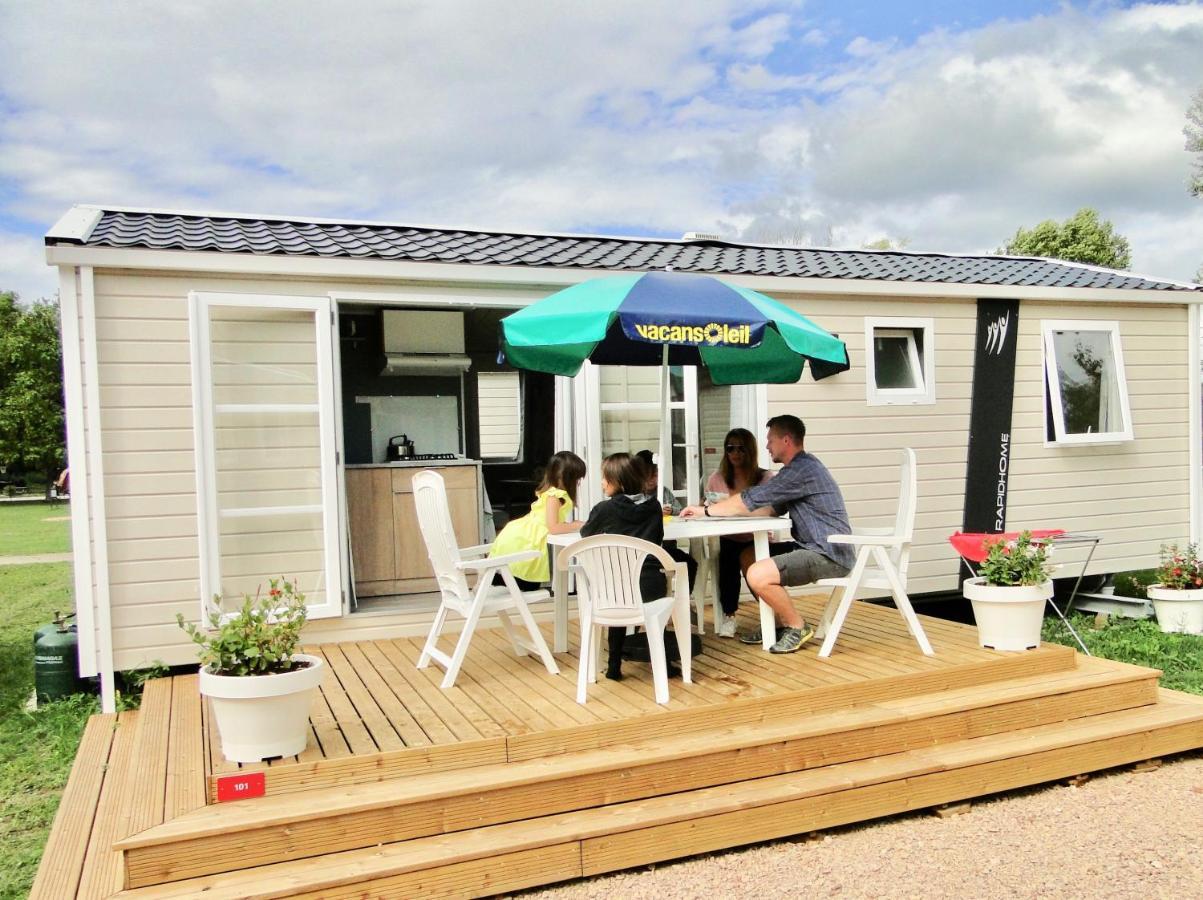 Camping Aux Rives Du Soleil Pont-de-Vaux Ngoại thất bức ảnh